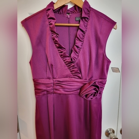 Jessica Howard Formal‎ Eggplant Sleeveless Dress Size 10 NWT - Picture 2 of 5
